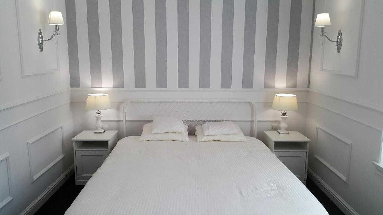 1st Class Apartment