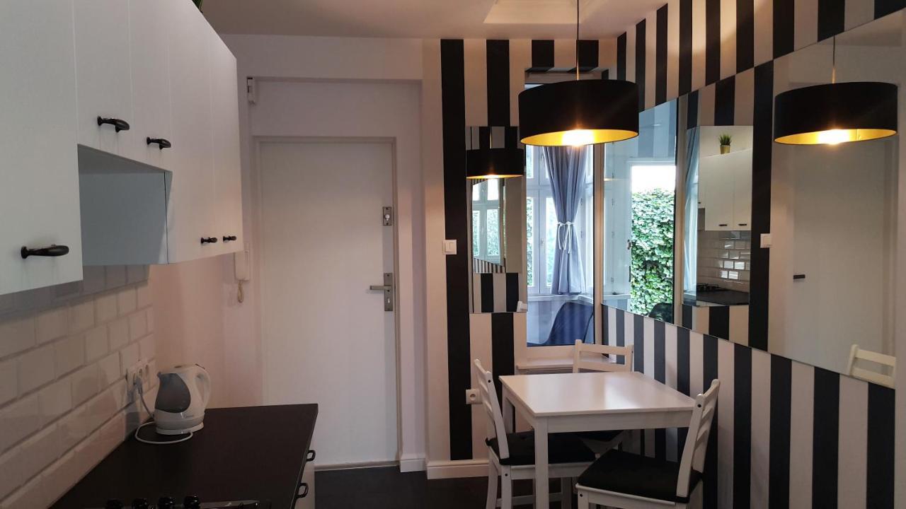 1st Class Apartment